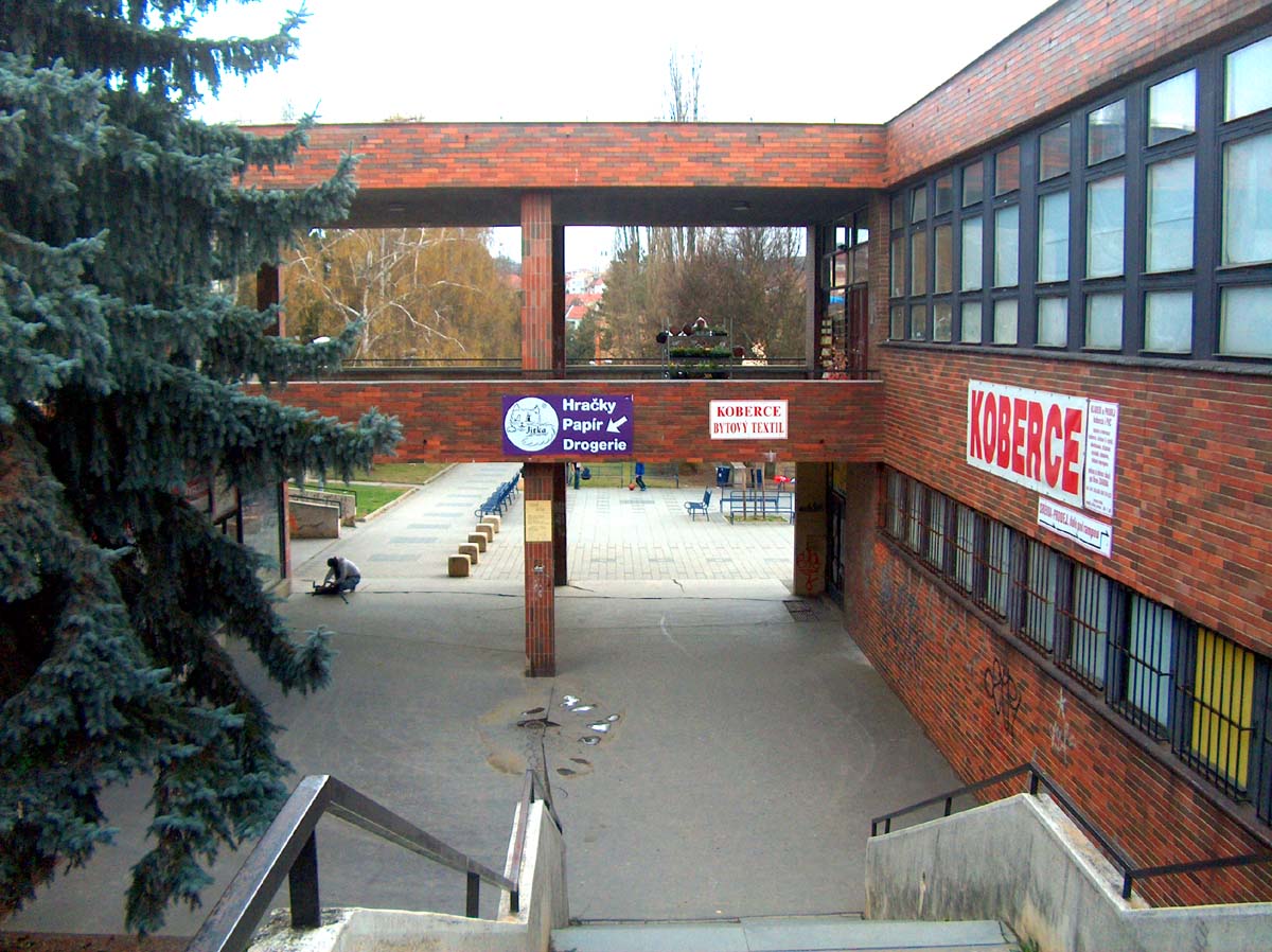 Perla - schody do spodnho podla